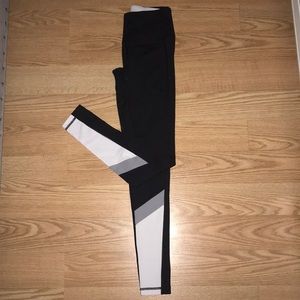 Victoria’s Secret Sport leggings